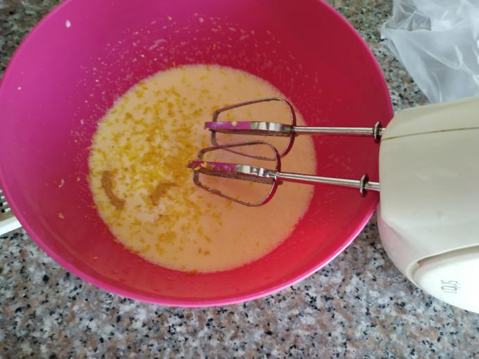 Yiyenlerin Bir Tabak Daha İsteyeceği; Görüntüsüyle Gözleri, Tadıyla Ağızları Şenlendirecek Bir Tatlı: Vişneli Tart Pasta