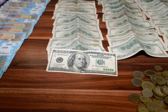 Suriyeli Dilencinin Üzerinden 5500 Dolar Çıktı!