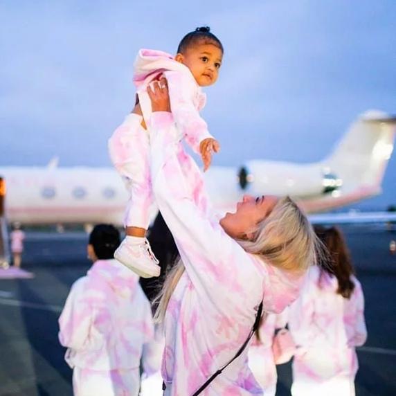 Kylie Jenner'ın Markası KylieSkin İçin Düzenlediği Partiden Detaylar