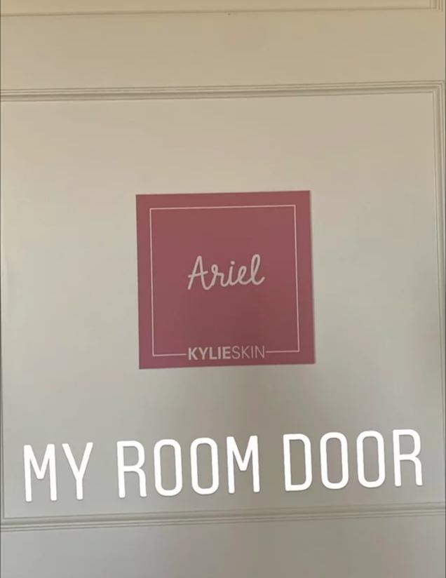 Kylie Jenner'ın Markası KylieSkin İçin Düzenlediği Partiden Detaylar