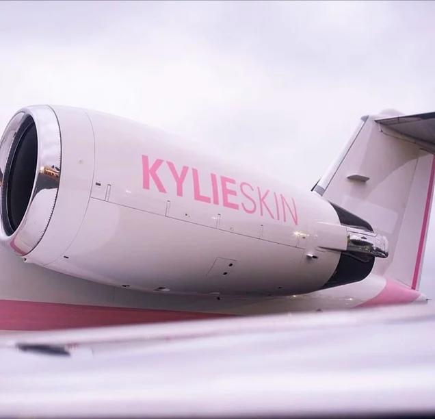 Kylie Jenner'ın Markası KylieSkin İçin Düzenlediği Partiden Detaylar