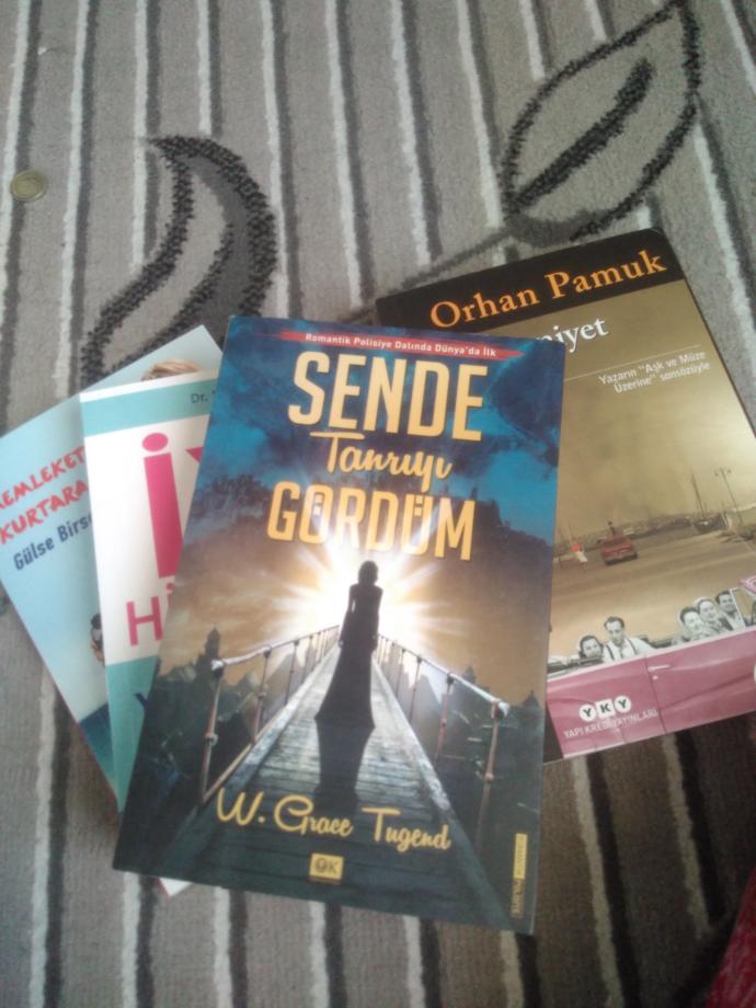 KızlarSoruyor'un Ayın Editörü Seçip Hediye Çeki Vermesiyle Aldığım 4 Muhteşem Kitap