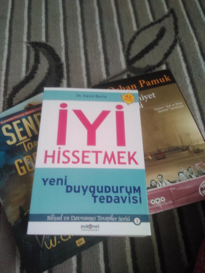 KızlarSoruyor'un Ayın Editörü Seçip Hediye Çeki Vermesiyle Aldığım 4 Muhteşem Kitap