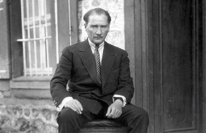 Tarihteki Ünlü İsimler KizlarSoruyor’a Üye Olsaydı, Hangi Konuda Fenomen Olurlardı?