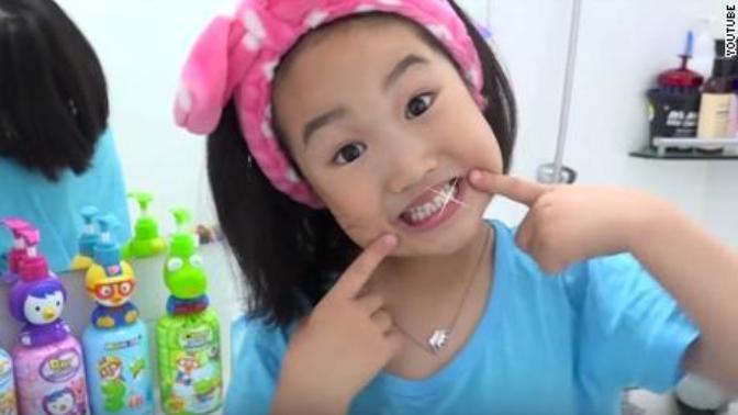6 Yaşındaki YouTuber 8 Milyon Dolara 5 Katlı Bina Satın Aldı!