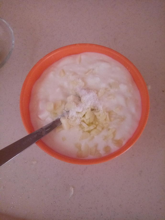 Sıcak Yaz Günlerinde İçinizi Serinletecek Bir Salata: Kabak Salatası