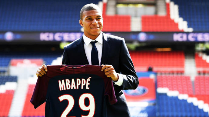 Futbol Tarihinin Astronomik Bedellerle Transfer Olan Futbolcuları!