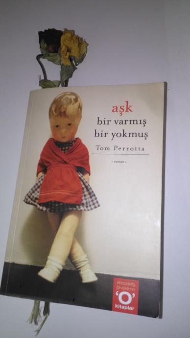 Yanına başka gül daha eklendi.