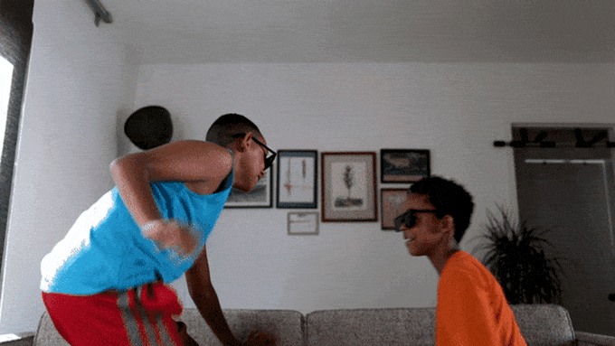 Görmek İstemediğiniz Reklam Panoları, TV Programları ya da Haberleri Yok Etmenin Yolu: IRL Glasses!