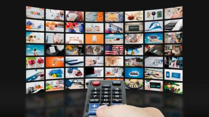 Görmek İstemediğiniz Reklam Panoları, TV Programları ya da Haberleri Yok Etmenin Yolu: IRL Glasses!
