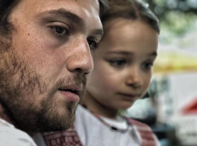 7. Koğuştaki Mucize Geliyor: Oyunculuğuyla Şapka Çıkartan Aras Bulut İynemli Baba Karakteri ile Ağlatacak