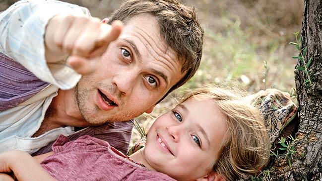 Aras Bulut İynemli ve son filmi 7.Koğuştaki Mucize den bir kare