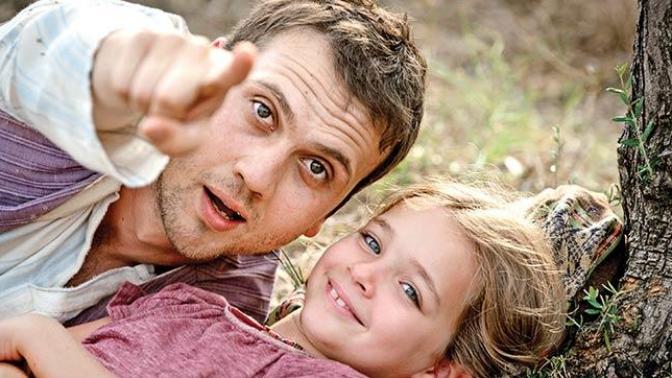 "7. Koğuştaki Mucize" Geliyor: Oyunculuğuyla Şapka Çıkartan Aras Bulut İynemli Baba Karakteri ile Ağlatacak