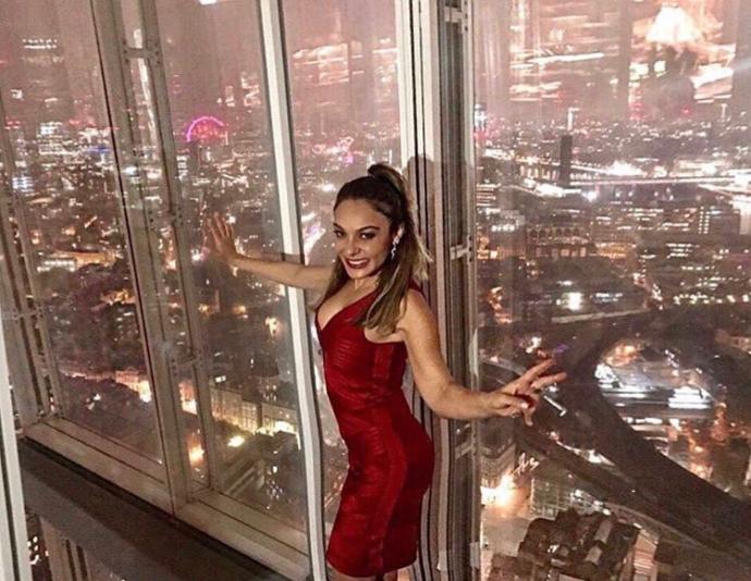 Yeri Geldi Kapı Yamulttular, Yeri Geldi Duvar: Photoshop İle Yeri Yerinden Oynatmasıyla Tanıdığımız Ünlüler!