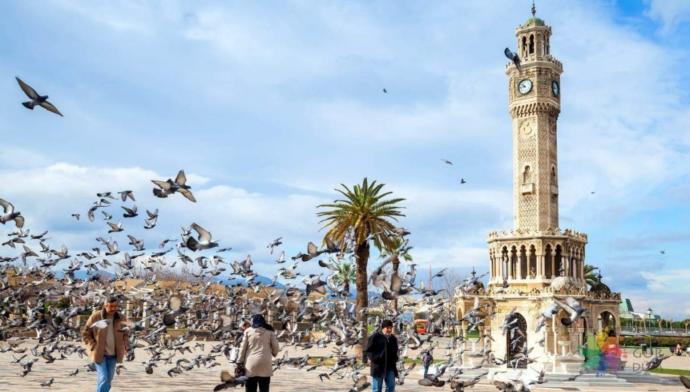 İzmir'den bir kare olmalı.