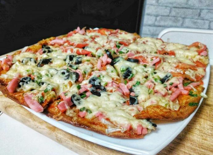 Evdeki Malzemelerle Kolay Pizza Tarifi! 🍕🍕
