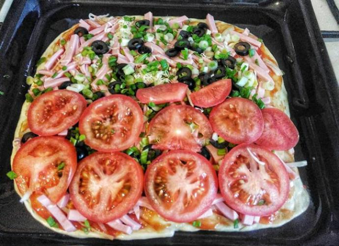 Evdeki Malzemelerle Kolay Pizza Tarifi! 🍕🍕