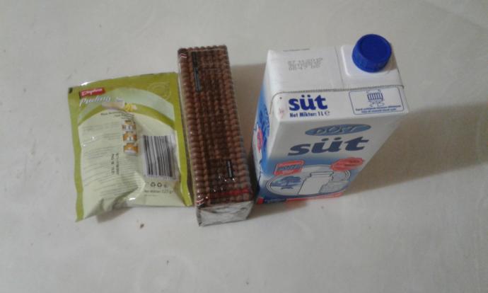 Sadece Üç Malzemeyle Nefis Bir Tatlı: Bisküvili Pasta
