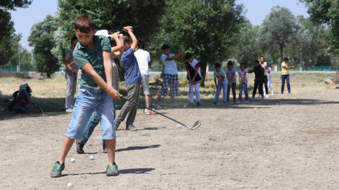 Çatıda Golf Antrenmanı Yaparak Türkiye Şampiyonası'na Gitmeye Hak Kazandılar (Ağrı)