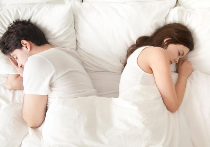 Kadınını Yatakta Mutlu Etmek İsteyen Erkeklerin Yapmaması Gerekenler