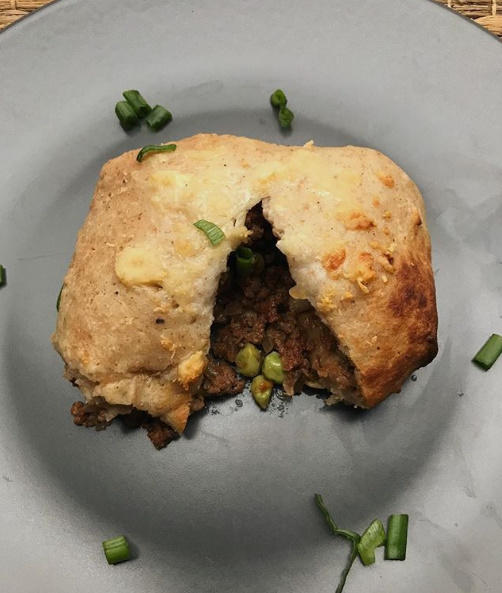 Deneyeceklere şimdiden afiyet olsun, bu börek cidden müthiş oldu 😋