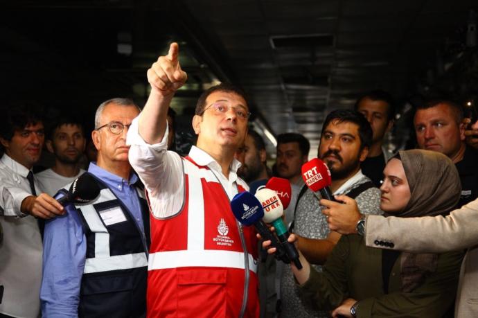 Başkan Ekrem İmamoğlu İstanbul'da Yağıştan Etkilenen Yerlerde İncelemelerde Bulundu
