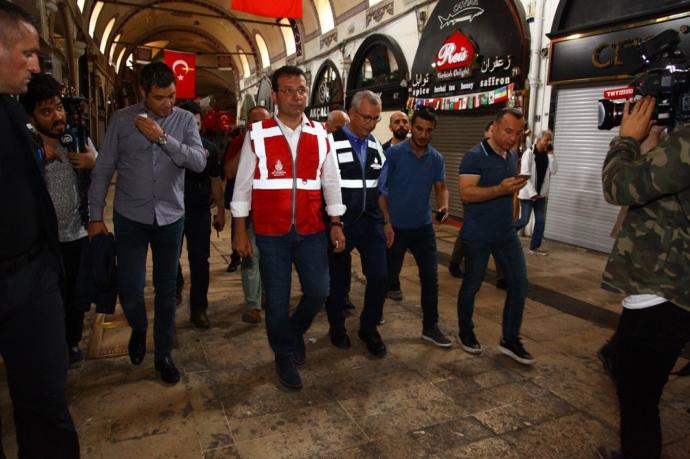 Başkan Ekrem İmamoğlu İstanbul'da Yağıştan Etkilenen Yerlerde İncelemelerde Bulundu