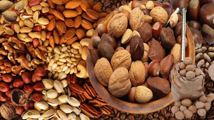 Işıl Işıl Saçlara Sahip Olmak İçin Tüketmeniz Gereken Besinler Neler?