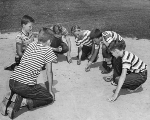 Bir Pazar Akşamı Nostaljisi; Çocukluğumuzun Abur Cubur ve Oyuncakları