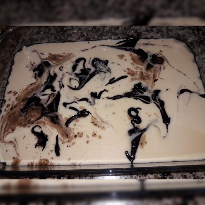 Kolay, Lezzetli ve Yumuşacık Bir Kek: İki Renkli Mozaik Kek Yapımı!