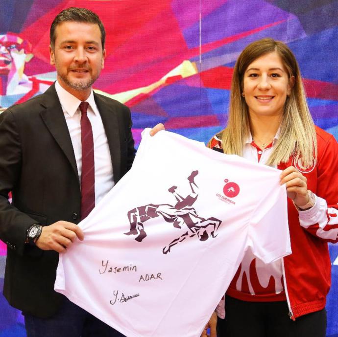 KizlarSoruyor'da Bir İlk: 'Bir Bence, İki Fenomen' Çalışmamız ve Türkiye'nin En Ses Getiren 10 Futbol Yorumcusu