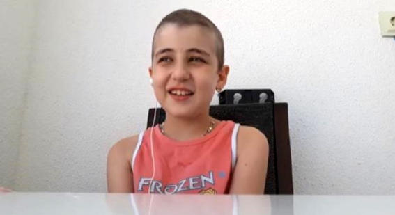 9 Yaşındaki Yasemin Sosyal Medyanın Gündemine Oturdu
