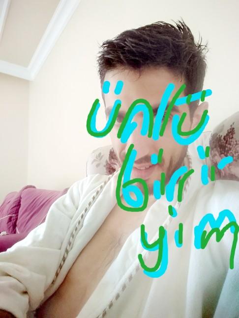 🔥Buralar Alev Aldı: Bornozu Hem Günlük Hayatında Hem Instagram Pozlarında Kullanan Ünlü Güzeller!