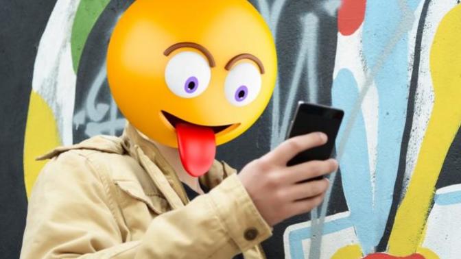 Erkeklerin Flört Döneminde Sıkça Kullandıkları Emojilerin Gerçek Anlamları