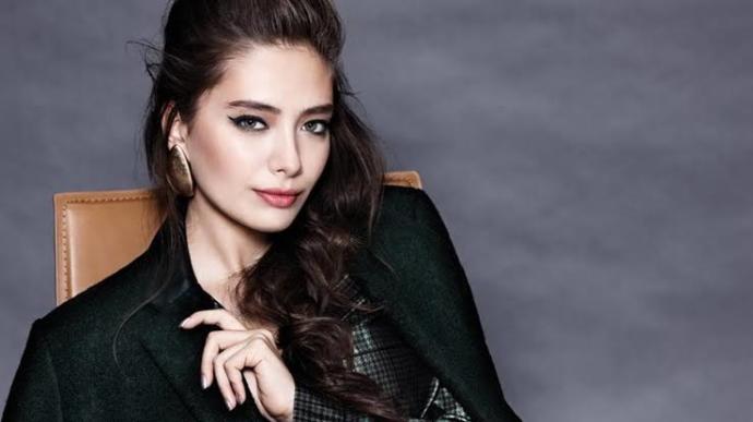 Biraz Ondan Biraz Bundan: Melez Güzelliğinden Nasibini Bolca Almış 5 Ünlü Güzel!