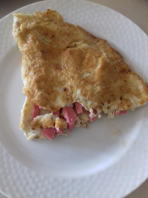 Nefis Kahvaltılık Tarifim🍳:Salamlı Omlet
