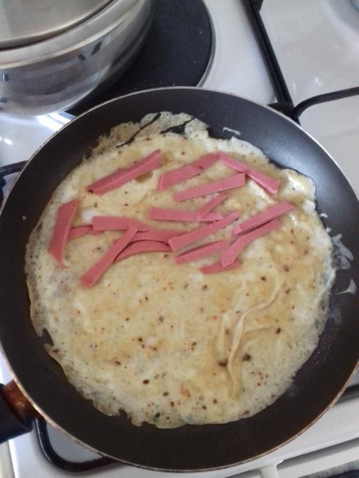 Nefis Kahvaltılık Tarifim🍳:Salamlı Omlet