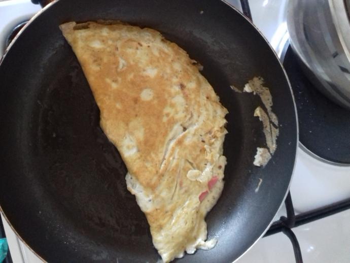 Nefis Kahvaltılık Tarifim🍳:Salamlı Omlet