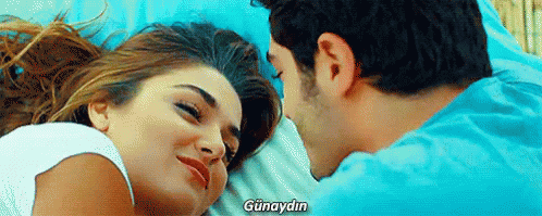 Romantik Erkeklerin Sevdiği Kadını Yatakta Mutlu Etmek İçin Uyguladığı 10 Madde