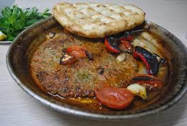 Hatay Mutfağının Efsane Yemeği: Sini Kebabı (Tepsi Kebabı)