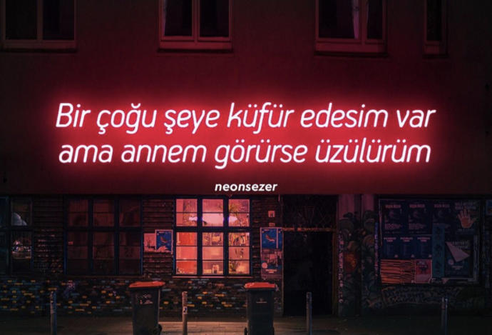 KizlarSoruyor’da Kapağa Ne Koymalıyım Diyenlere; Al Bu da Sana Kapak Olsun!