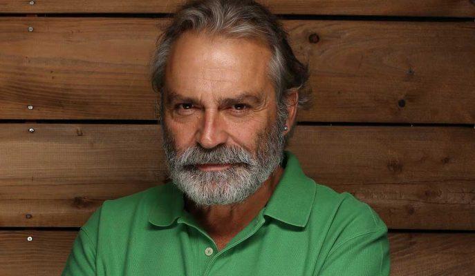 O, Gerçek Bir 'Şahsiyet': Haluk Bilginer'in Şahsiyet Dizisindeki Rolüyle Emmy Ödüllerine Aday Gösterilmesi ve Twitter Yansımaları