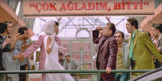 Emmy Adayımız Haluk Bilginer’in Oyunculuğunun Yanında Kalitesi ile de Göz Dolduran 6 İşi!
