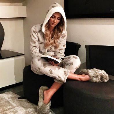 Evlerini Takipçilerine Açtılar: Ünlülerin ‘Ev Hali’ Paylaşımları!