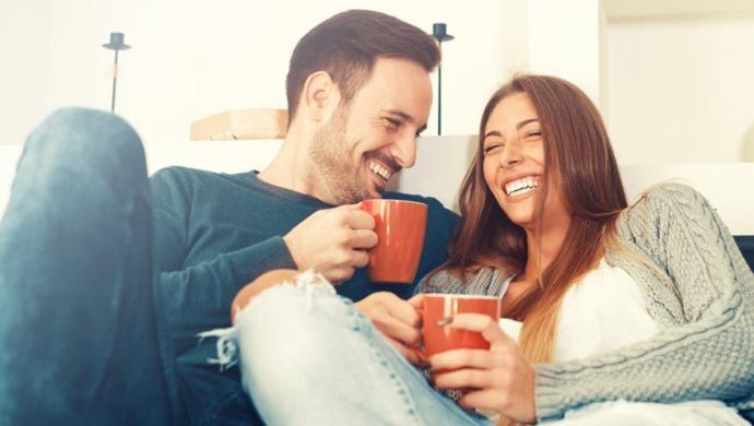 Sevgilinizin, Size Ne Kadar Aşık Olduğunu Gösterecek 5 Kanıt