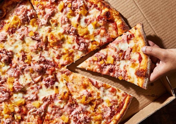 Pizzacılarda Pizza Nasıl Yapılır?