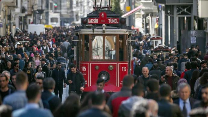 TÜİK, Türkiye'deki Ortalama Yaşam Süresini Açıkladı: Kadınlar, Erkeklerden 5,4 Yıl Daha Uzun Yaşıyor