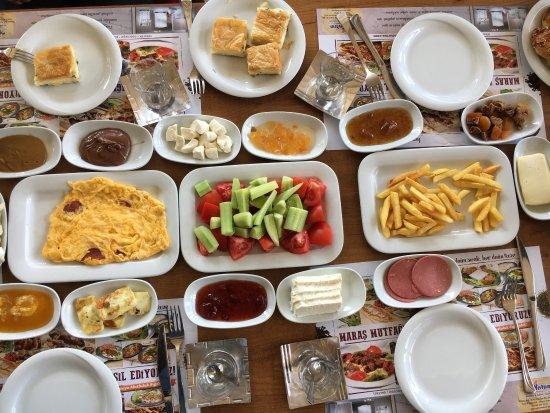Hem Göze Hem Damağa Hitap Eden Birbirinden Lezzetli Yöresel Kahvaltı Çeşitleri!