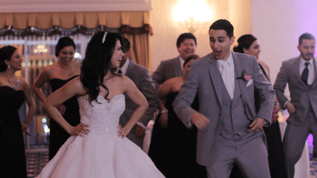 👰
