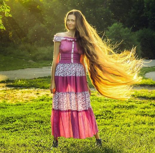 Rapunzel Gibi Saçlara Sahip Olan Kişilerin Gizli Sırları: Bu Yöntemler Onları İfşa Ediyor!